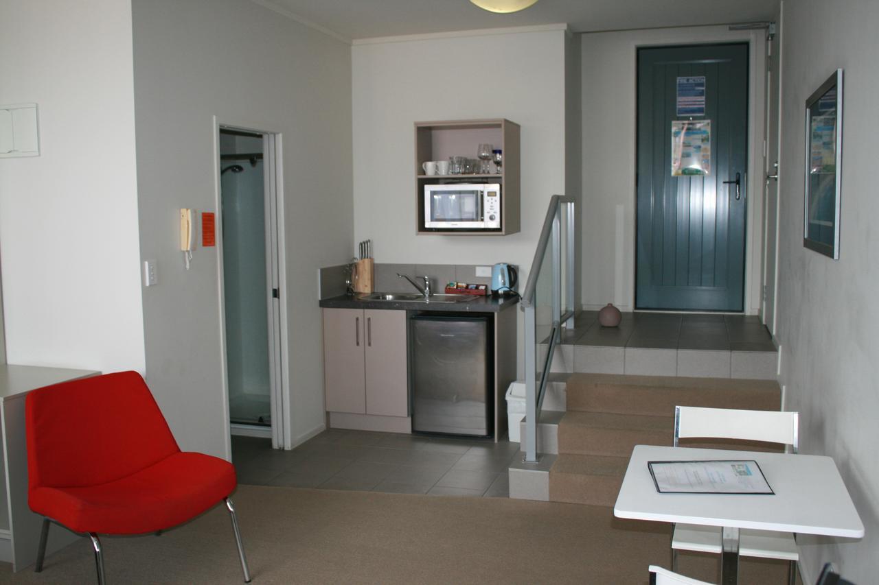 Atlas Suites And Apartments Mount Maunganui Exterior photo